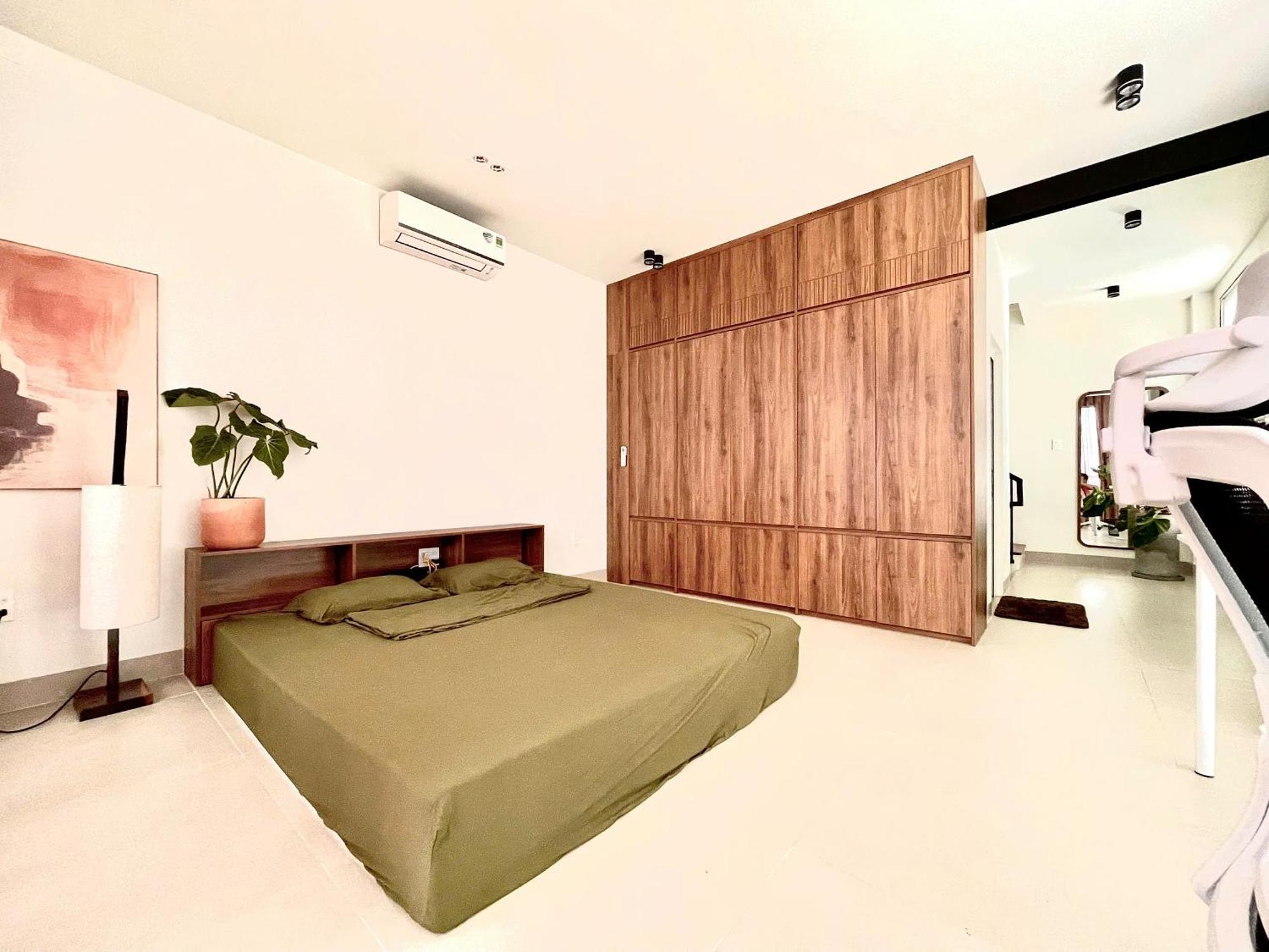 Owl's Night - Keo House